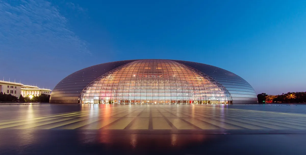 “纯平无斑”钢化玻璃