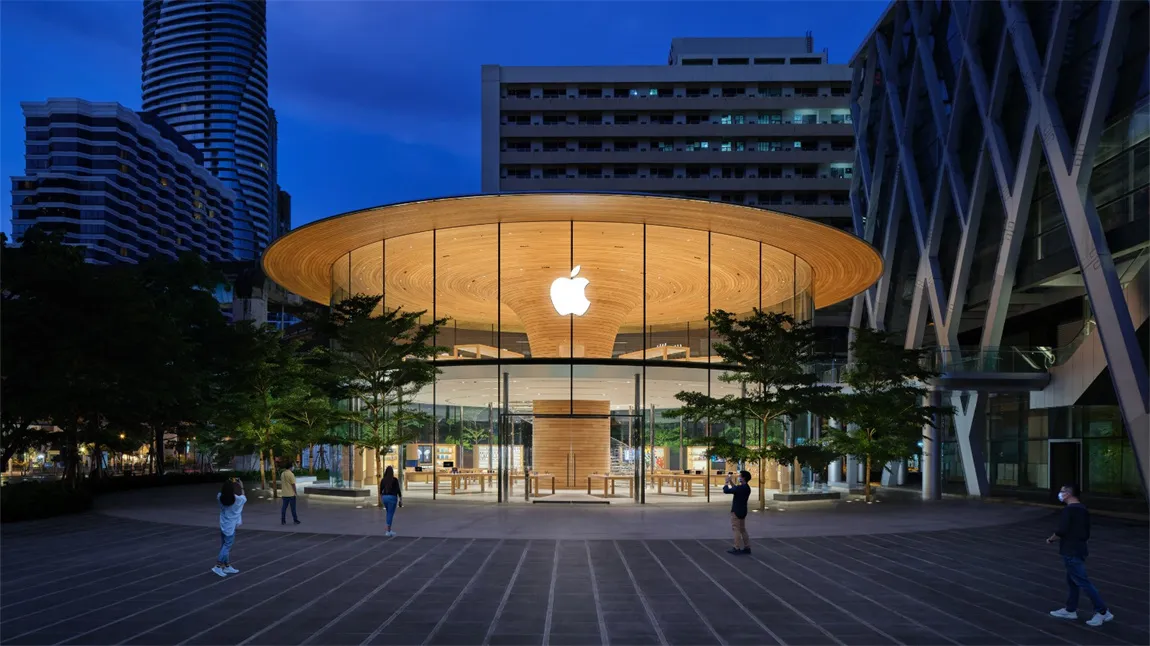 Apple Central World 的户外广场和主外观。.jpg